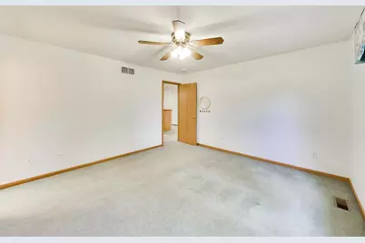 231 Clover Chase Circle, Woodstock, IL 60098 - Photo 10