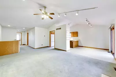 231 Clover Chase Circle, Woodstock, IL 60098 - Photo 4