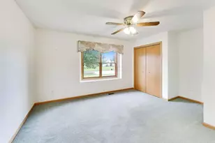 231 Clover Chase Cir, Woodstock, IL 60098 - Photo 14