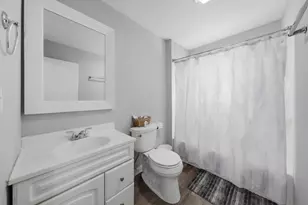 4618 W Lake Shore Dr, McCullom Lake, IL 60050 - Photo 14