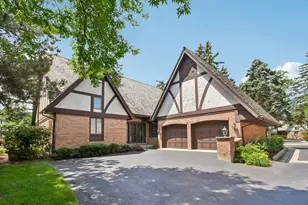 985 Coventry Ln, Highland Park, IL 60035 - Photo 1