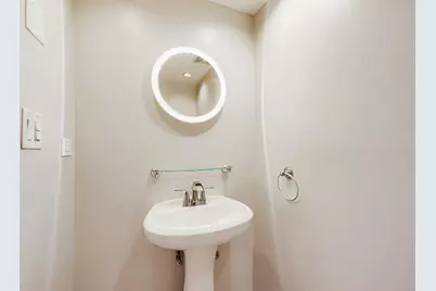4647 N Kenmore Avenue #B, Chicago, IL 60640 - Photo 10