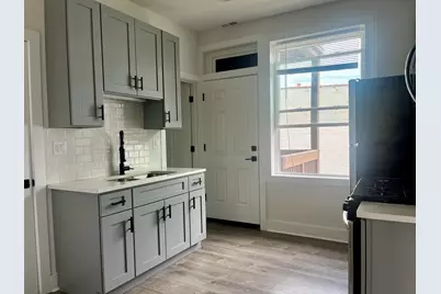 5325 N Damen Avenue #1, Chicago, IL 60625 - Photo 2