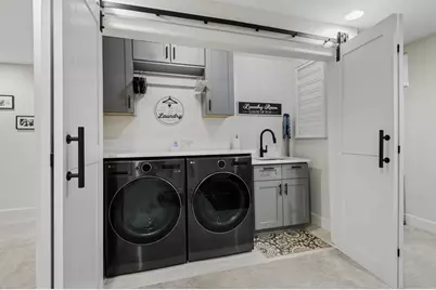 5652 N Lockwood Avenue, Chicago, IL 60646 - Photo 24
