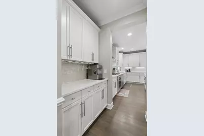 5652 N Lockwood Avenue, Chicago, IL 60646 - Photo 10