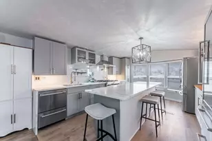 106 8th Ave, Bartlett, IL 60103 - Photo 2