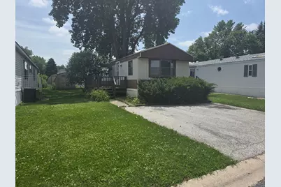 190 Carriage Lane #190, Sauk Village, IL 60411 - Photo 2
