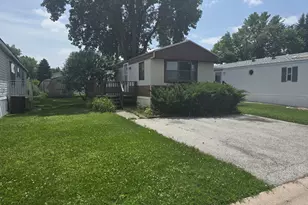 190 Carriage Ln, Sauk Village, IL 60411 - Photo 2