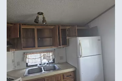 190 Carriage Lane #190, Sauk Village, IL 60411 - Photo 6