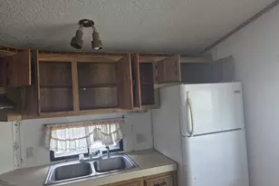 190 Carriage Ln, Sauk Village, IL 60411 - Photo 6