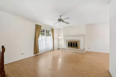 807 S Sheridan Drive, Bartlett, IL 60103 - Photo 6