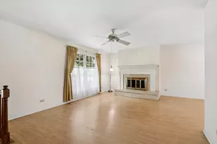 807 S Sheridan Dr, Bartlett, IL 60103 - Photo 6
