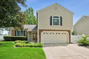807 S Sheridan Dr, Bartlett, IL 60103 - Photo 1