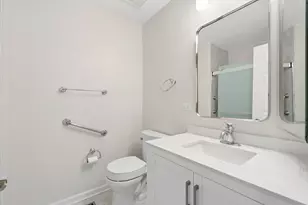807 S Sheridan Dr, Bartlett, IL 60103 - Photo 26