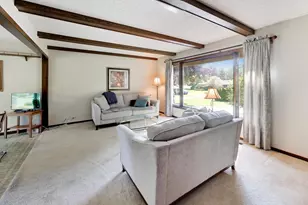103 Cottonwood Rd, Northbrook, IL 60062 - Photo 2