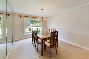 103 Cottonwood Rd, Northbrook, IL 60062 - Photo 6