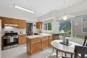 172 Morningside Ln, Buffalo Grove, IL 60089 - Photo 4