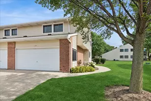 172 Morningside Ln, Buffalo Grove, IL 60089 - Photo 1