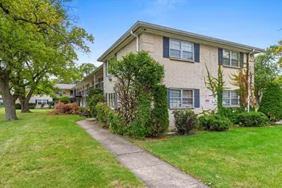 1725 Howard Avenue W #201, Des Plaines, IL 60018 - Photo 1