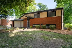 15 Kingswood Dr, Normal, IL 61761 - Photo 2