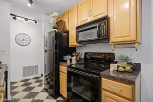 1833 Four Lakes Ave, Lisle, IL 60532 - Photo 8