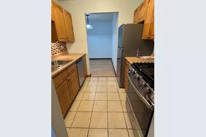 914 N Austin Boulevard #B4, Oak Park, IL 60302 - Photo 2