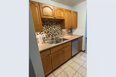 914 N Austin Boulevard #B4, Oak Park, IL 60302 - Photo 4