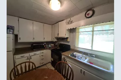 2313 Glenwood Avenue, Eldorado, IL 62930 - Photo 12