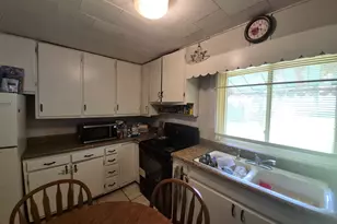 2313 Glenwood Ave, Eldorado, IL 62930 - Photo 12