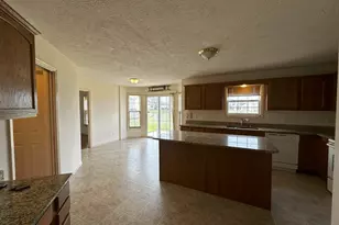 3922 Wildflower Dr, Champaign, IL 61822 - Photo 6