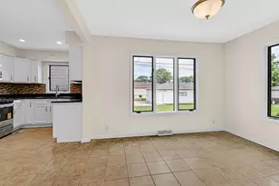 17513 Community St, Lansing, IL 60438 - Photo 8