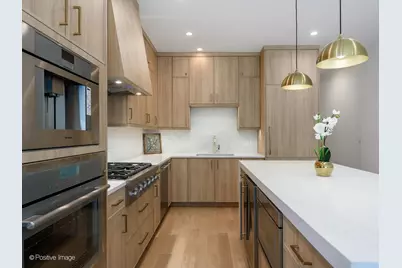 3721 N Kenmore Avenue #2, Chicago, IL 60613 - Photo 8