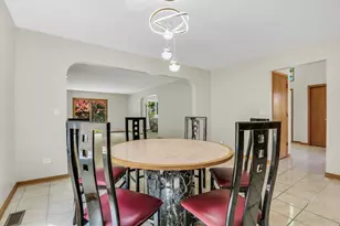 8444 Morton Ave, Morton Grove, IL 60053 - Photo 12