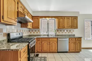 8444 Morton Ave, Morton Grove, IL 60053 - Photo 16
