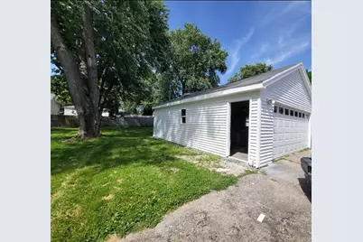 826 Grove Street, Aurora, IL 60505 - Photo 2