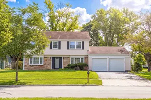 1111 Plum Grove Cir, Buffalo Grove, IL 60089 - Photo 1
