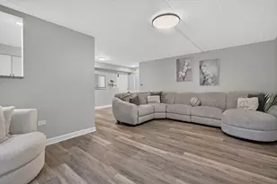 6955 Heritage Cir, Orland Park, IL 60462 - Photo 4