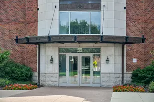 [Address not provided], Wheaton, IL 60187 - Photo 2