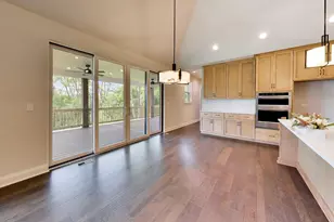 495 Cora Ln, Saint Charles, IL 60174 - Photo 6