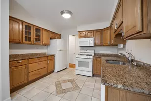1153 S Linneman Rd, Mount Prospect, IL 60056 - Photo 8