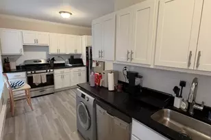 8375 W Cornelia Ave, Chicago, IL 60657 - Photo 2