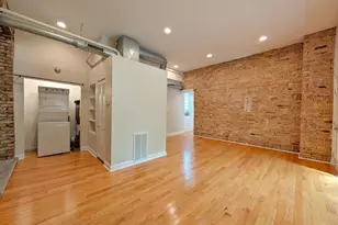 2048 W Evergreen Ave, Chicago, IL 60622 - Photo 10