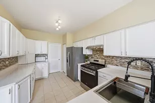 189 Malibu Dr, Romeoville, IL 60446 - Photo 10