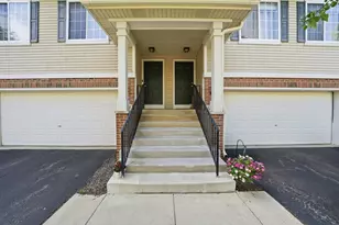 1874 Fredericksburg Ln, Aurora, IL 60503 - Photo 2