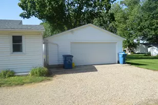 430 N Arch St, Tiskilwa, IL 61368 - Photo 4