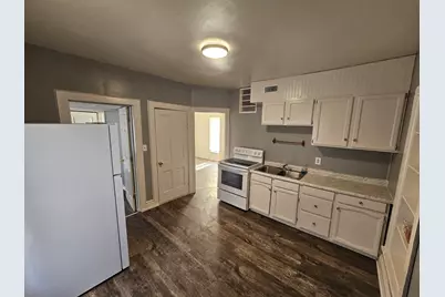 706 W 2nd Street, Rock Falls, IL 61071 - Photo 2