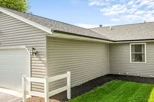 207 Tamarack Hollow St, Poplar Grove, IL 61065 - Photo 2
