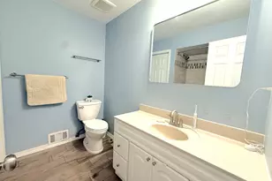550 S Walnut St, Mundelein, IL 60060 - Photo 8