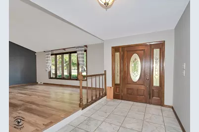 628 Camelot Drive, Burr Ridge, IL 60527 - Photo 4