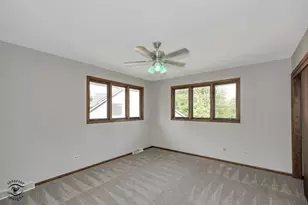 628 Camelot Dr, Burr Ridge, IL 60527 - Photo 18